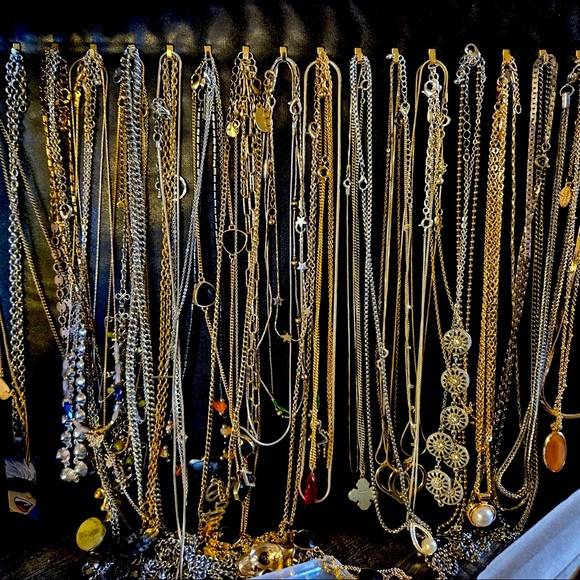 Jewelry - 💋CHAINS CHAINS CHAINS pendants MYSTERY💫 5 PC gold & silver necklace jewelry lot💸